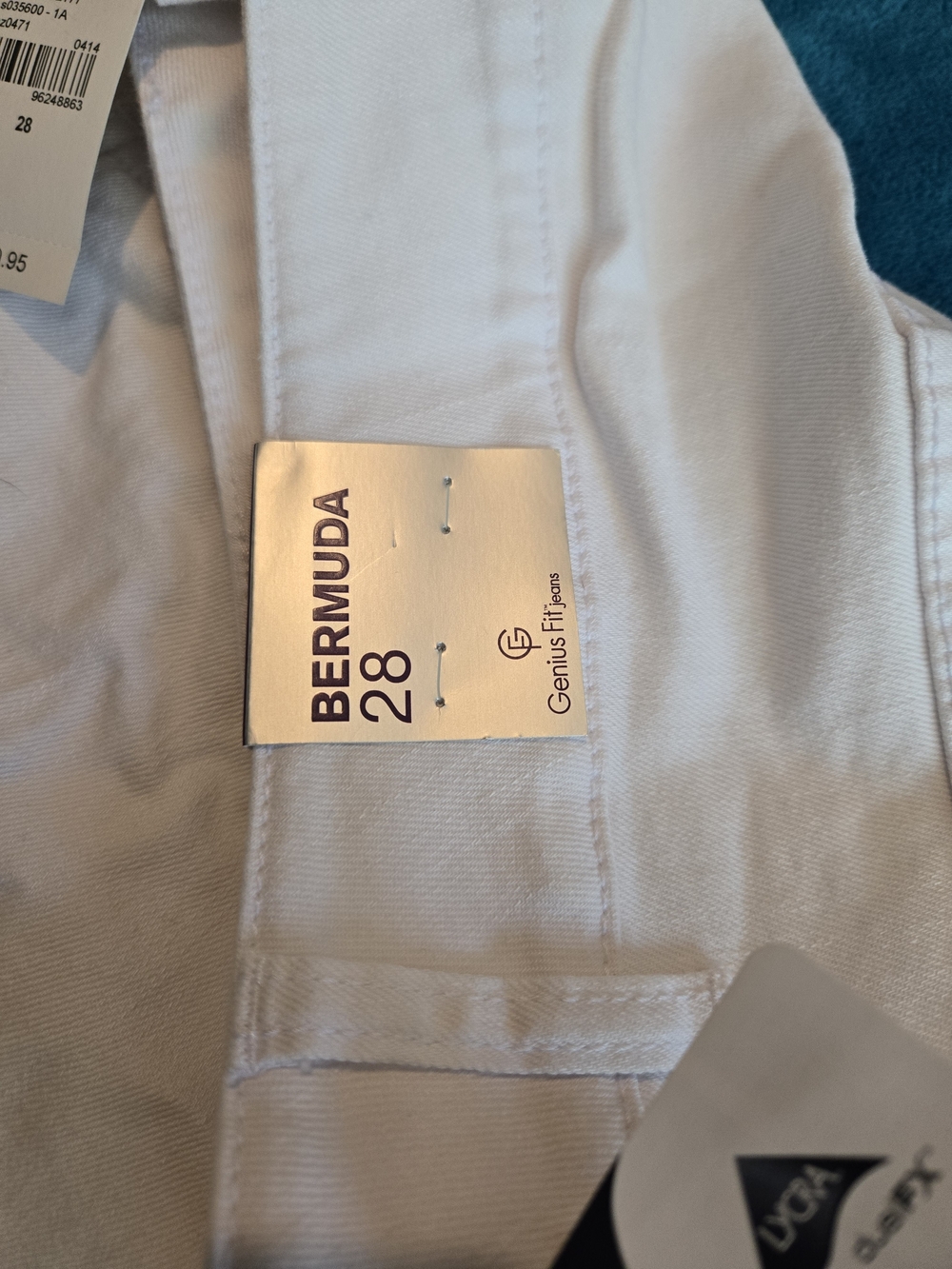 NWT Lane Bryant White Bermuda Shorts Sz 28 Genius Fit - Picture 7 of 11